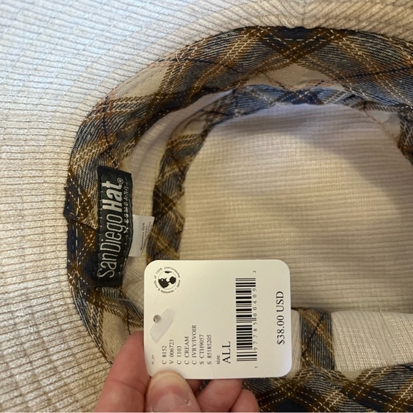 FREE PEOPLE corduroy bucket hat - Picture 4 of 6